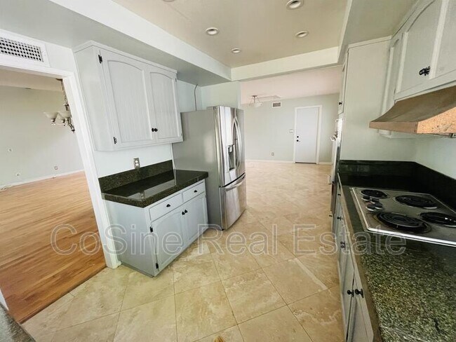 Building Photo - 6853 Mewall Dr
