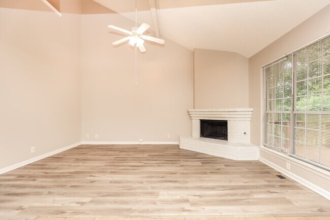 Building Photo - 3717 Waterford Way