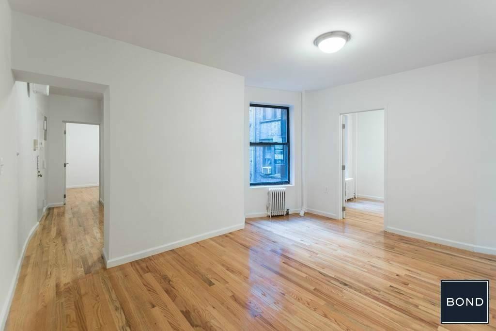 Foto principal - 411 E 70th St