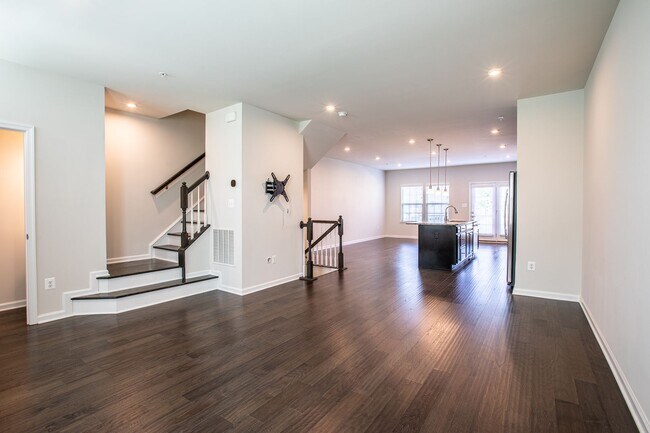 Building Photo - Amazing 4 BR/3.5 BA Townhome in Hanover!