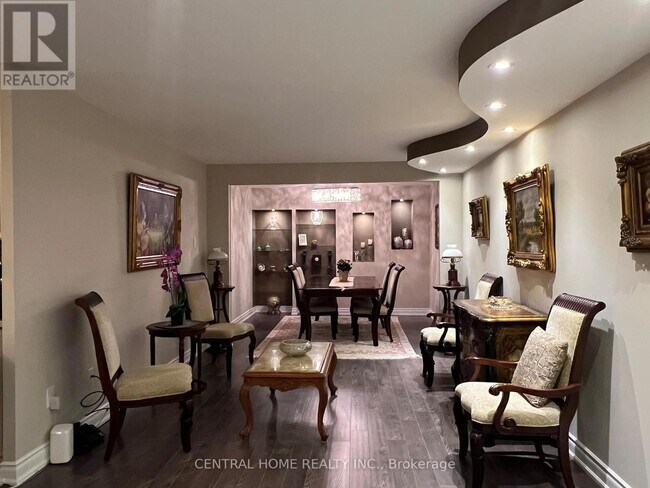 Photo du bâtiment - 7825 Bayview Ave