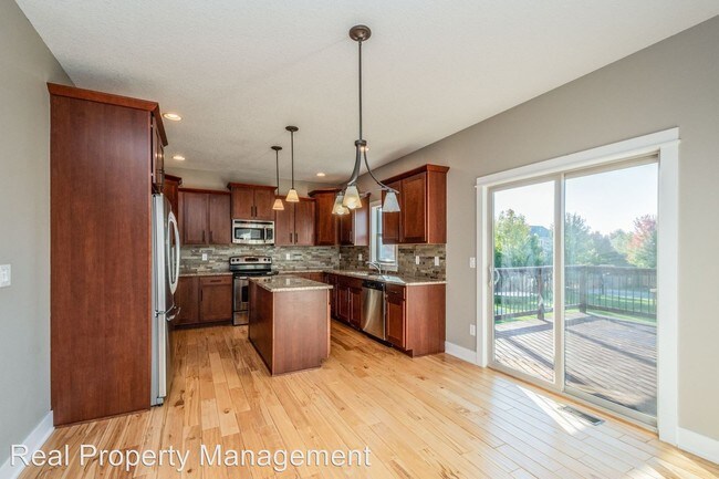 Foto del edificio - 4 br, 3.5 bath House - 7970 Aspen Drive