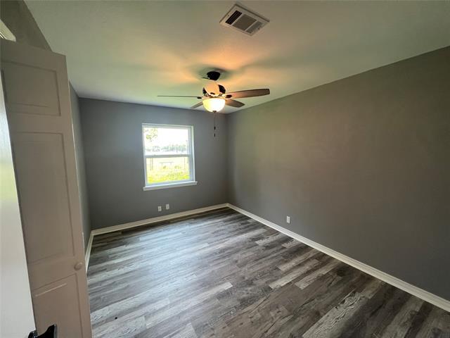 Building Photo - 814 W Pelton St