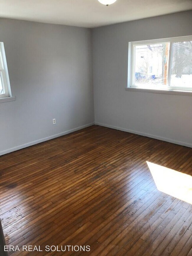 Foto del edificio - 854 Regina Ct