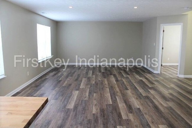 Foto del edificio - 1000 Retford Dr