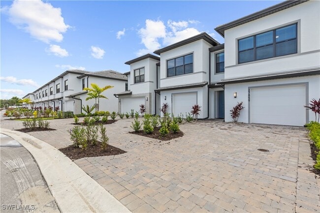 Building Photo - 27859 Solis Grande Dr