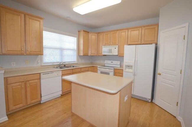 Building Photo - 15235 Kessler Dr