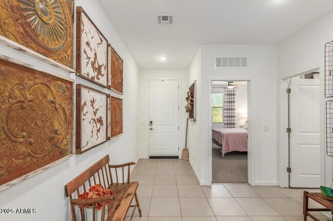 Foto del edificio - 17971 W Meadowbrook Ave