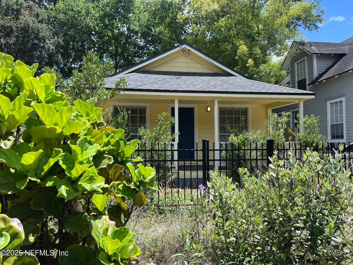 Foto principal - 426 Walnut Ct