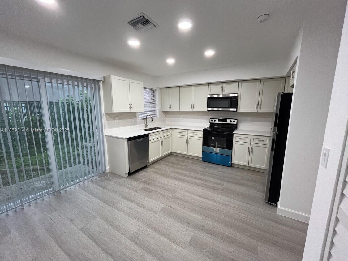 Foto principal - 11461 NW 43rd St
