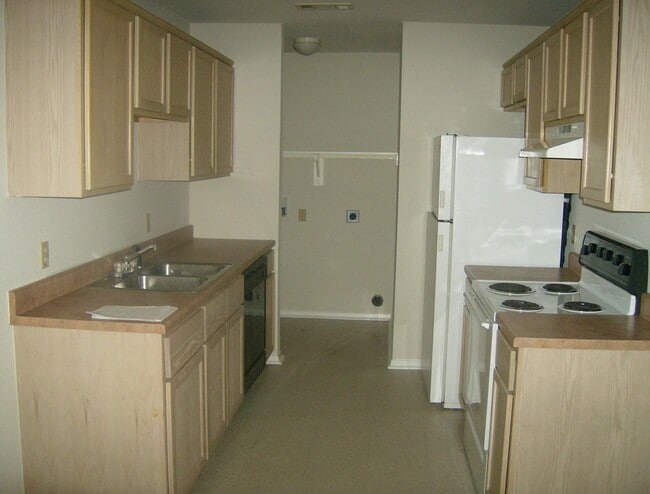 Building Photo - MARY8117-19