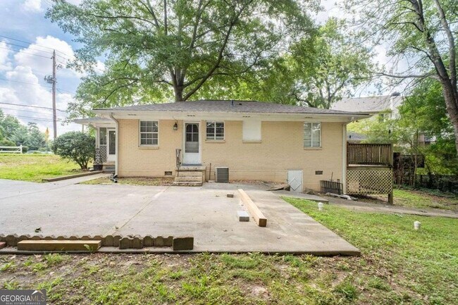 Foto del edificio - 1401 Briarwood Rd NE
