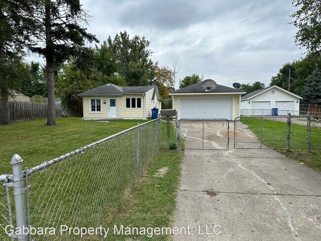 Foto del edificio - 3 br, 1 bath House - 8716 Chapp Ave