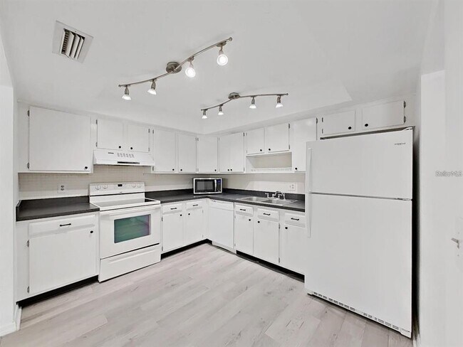 Foto del edificio - 4681 1st St NE