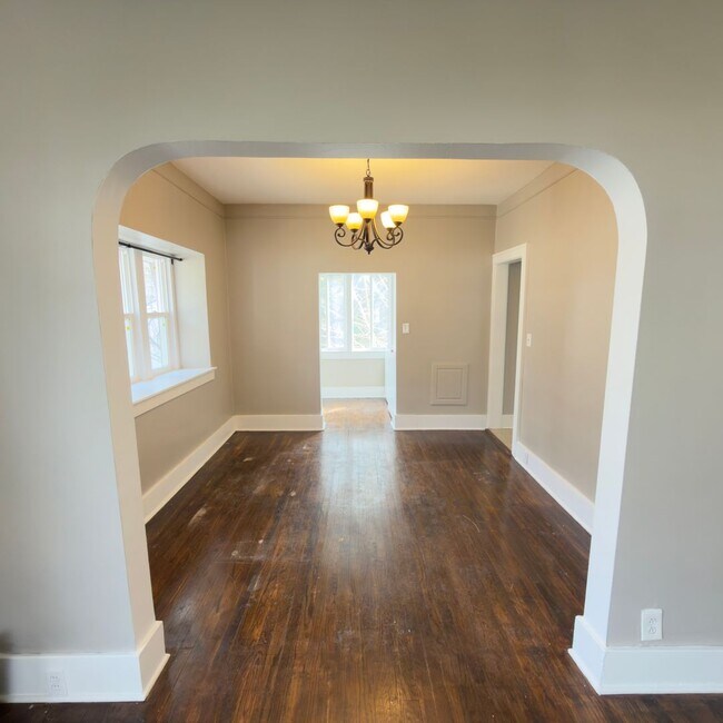 Foto del edificio - Charming 3 bedroom home with laundry included!