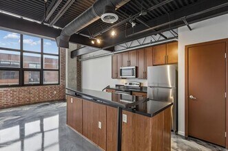 Building Photo - 3110 Thomas Ave