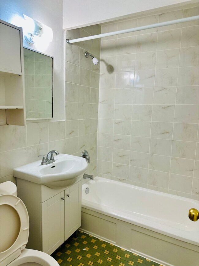 Photo du bâtiment - 1 Bedroom Apartment to rent