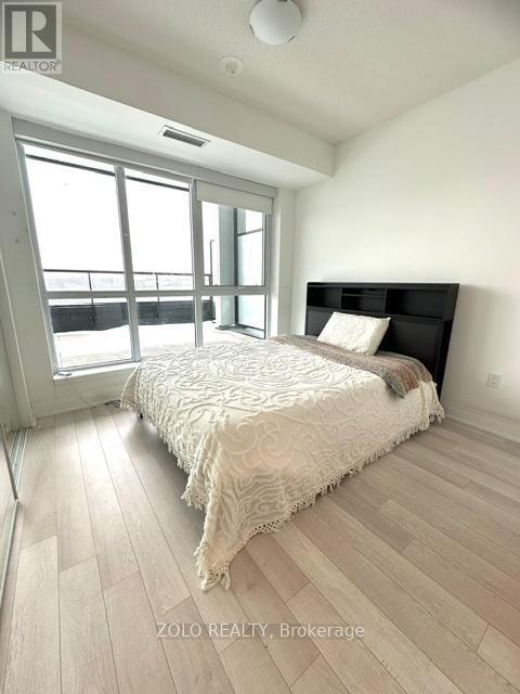 Photo du bâtiment - 60 George Butchart Dr