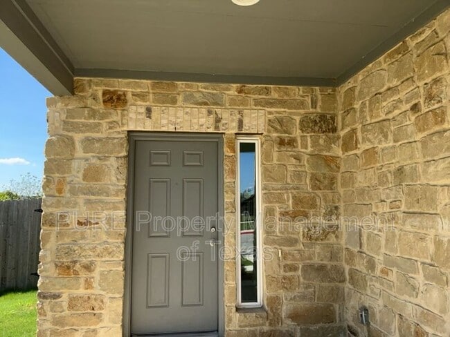 Building Photo - 3200 College Park Dr