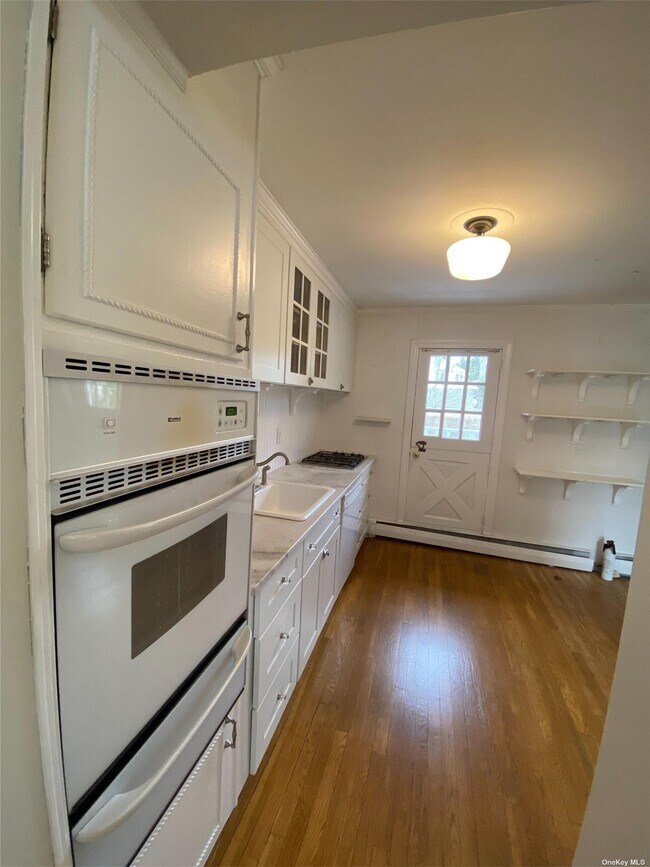 Building Photo - 40 State Pl