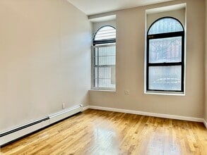 Building Photo - 386 Manhattan Ave