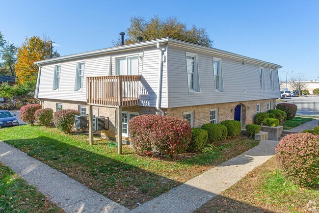 Foto del edificio - 2400 Woodhill Dr