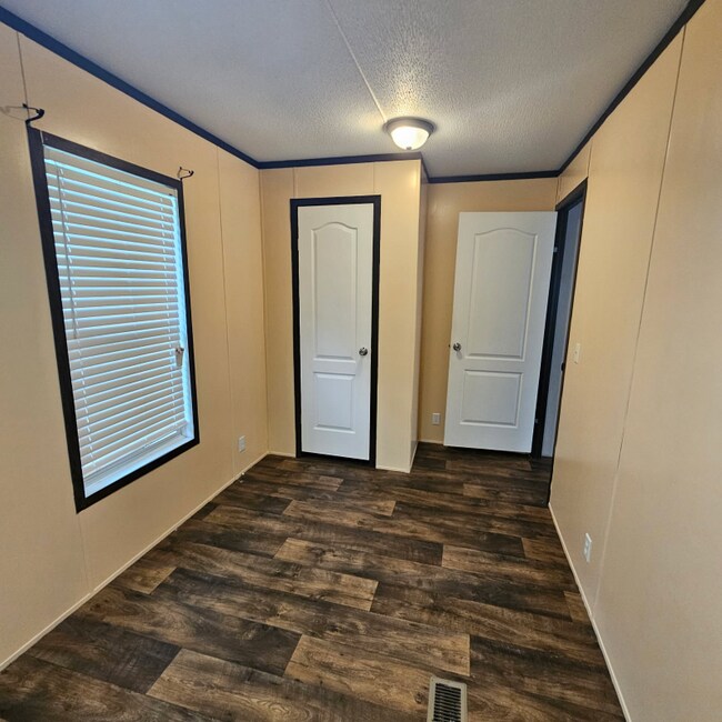 Building Photo - 2764 TX-327