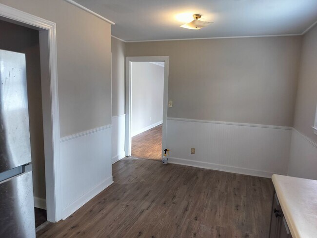 Foto del edificio - Elbow Room and Workshop