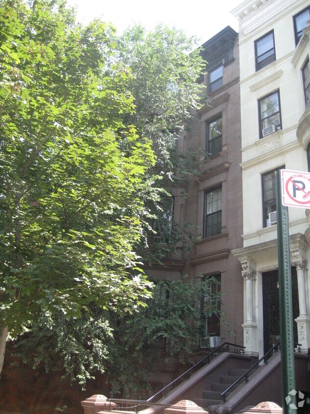 Building Photo - 65 8th Ave