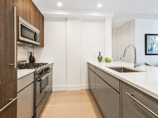 Foto del edificio - 695 6th Ave