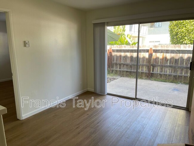 Foto del edificio - 424 Plymouth Dr