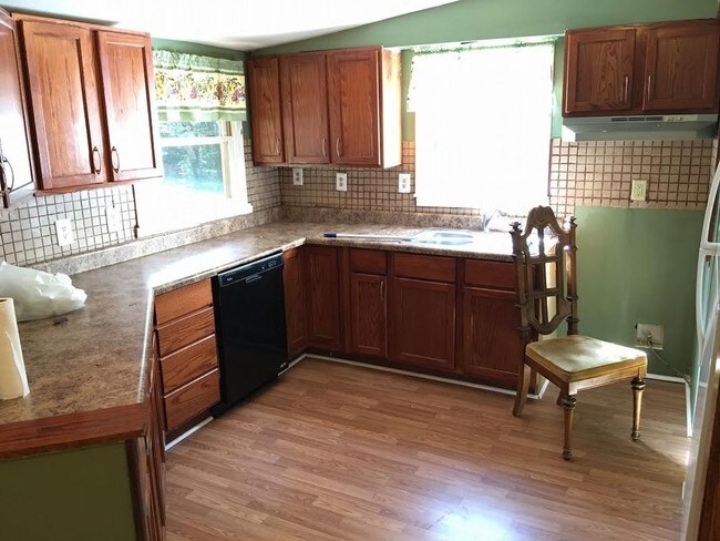 Foto del edificio - 3 bedroom 2 bath w/ a game room