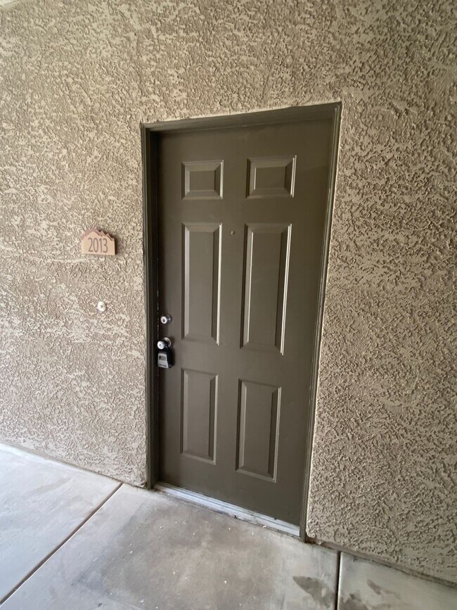 Foto del edificio - 8250 N Grand Canyon Dr