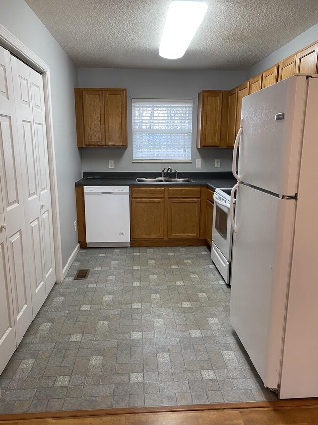 Building Photo - 2916 Patrick Ave