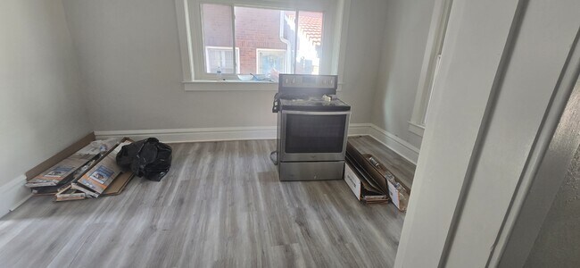 Foto del edificio - 915 W Main St