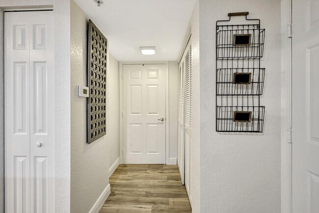 Building Photo - 1801 N Flagler Dr