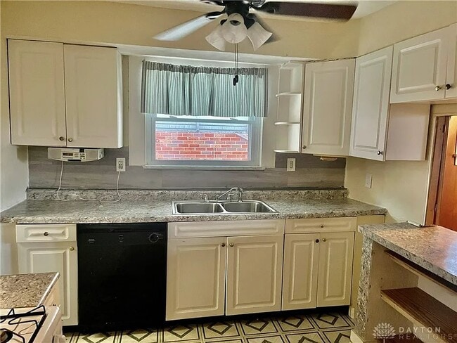 Foto del edificio - 1936 Litchfield Ave