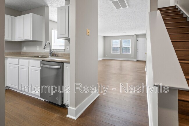 Foto del edificio - 5856 Monroe Crossing