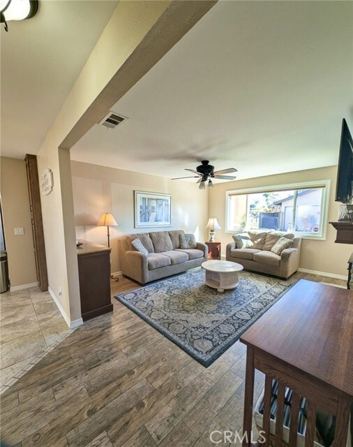 Foto del edificio - 1233 Farroll Ave