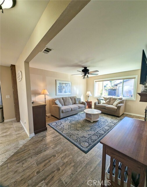 Building Photo - 1233 Farroll Ave