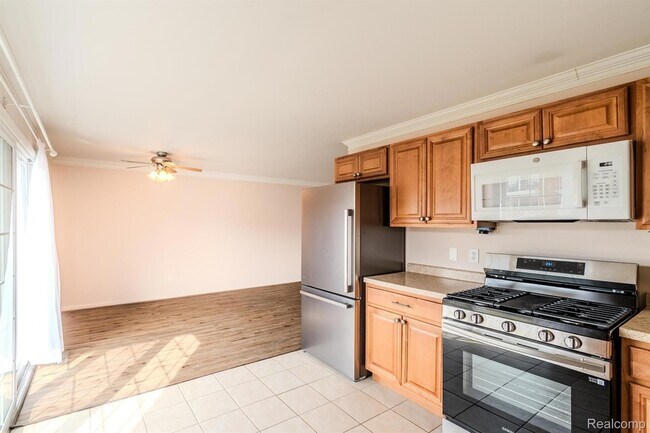 Foto del edificio - 474 Fox Hills Dr S