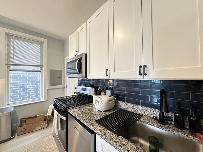 Foto del edificio - 1361 W Walton St