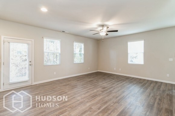 Foto del edificio - NEW CONSTRUCTION NOW AVAILABLE! - 211 Omeg...