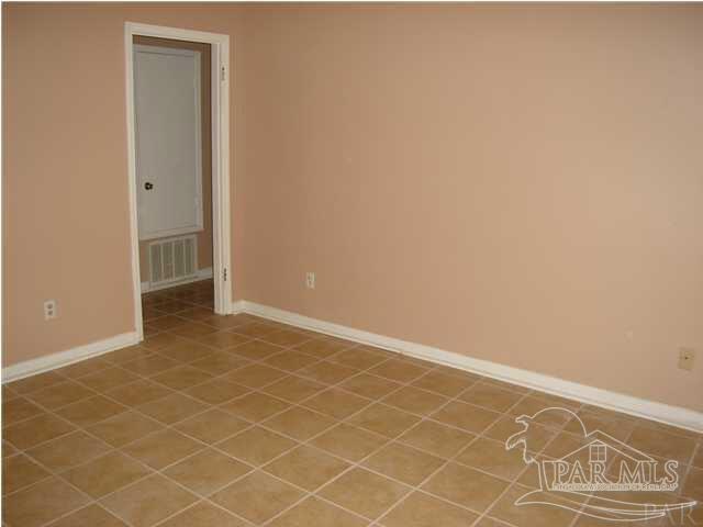 Building Photo - 205 McClure Dr