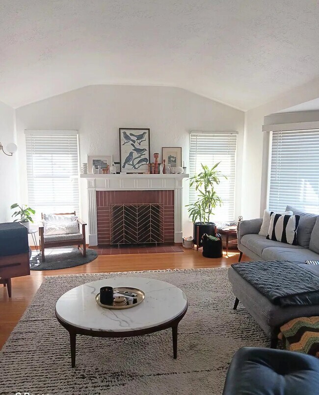 Foto del edificio - 6112 Orchard Ave