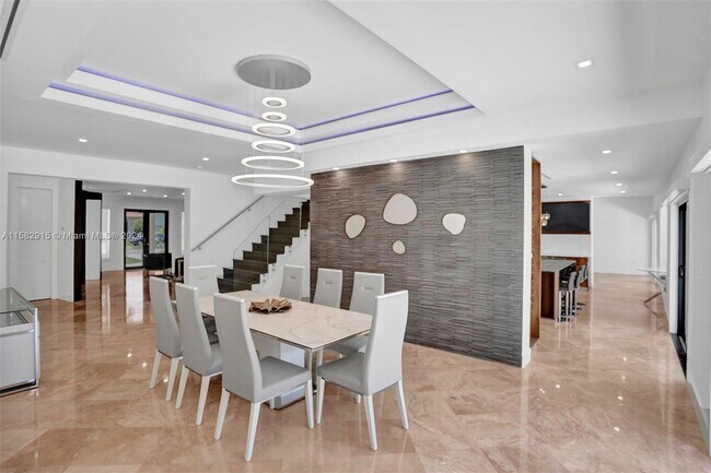 Foto del edificio - 415 Holiday Dr