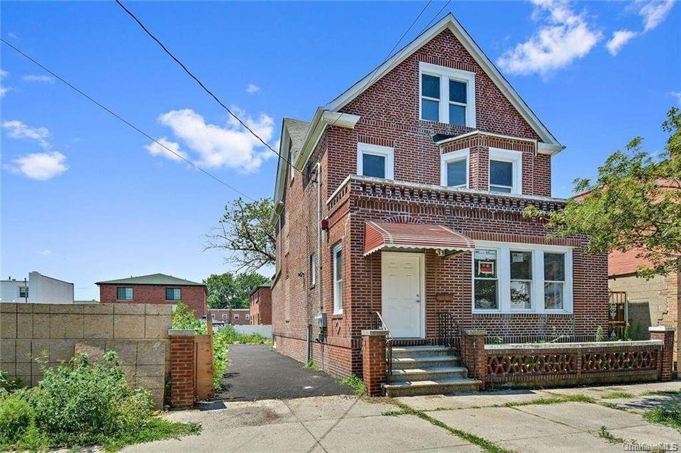 Primary Photo - 1337 Ellison Ave