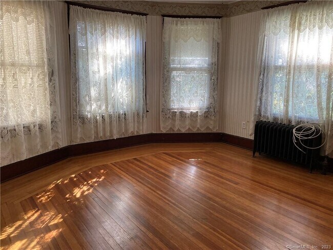 Foto del edificio - 32 Latham St