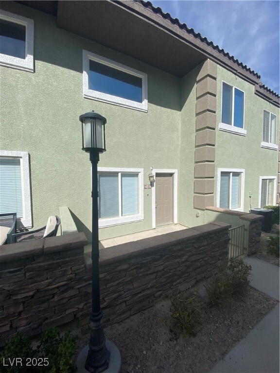 Building Photo - 10519 Gold Shadow Ave