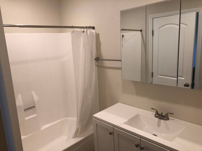 Bath - 606 Sunfish Way